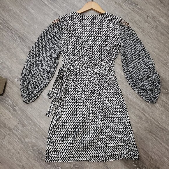 Diane Von Furstenburg Silk Sigourney Dress Sz 4 - Picture 2 of 10